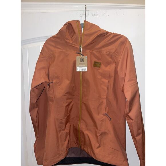 ❗️$240 PATAGONIA wmns waterproof jacket❗️ - Picture 2 of 3